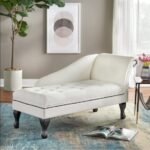Classic Chaise Lounge in Chesterfield Style White